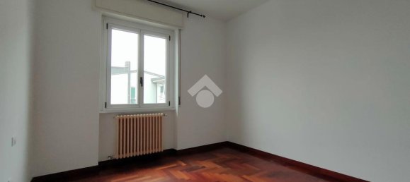 3-salle Appartement à Gorgonzola, Italy No. 18412 28