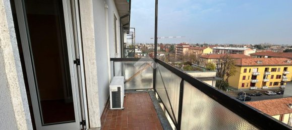 3-salle Appartement à Gorgonzola, Italy No. 18412 12