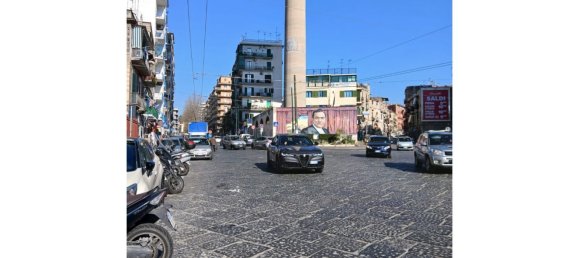 4 rooms Apartment in Naples, Italy No. 120536 6