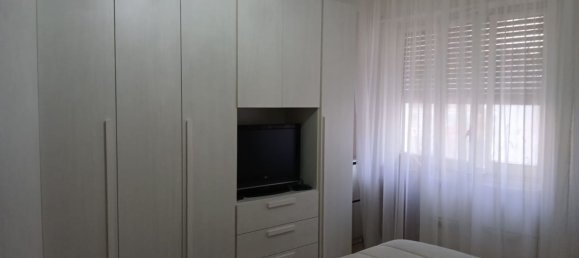4 rooms Apartment in Naples, Italy No. 120536 2