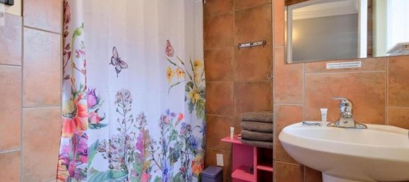 2 bedrooms House in British Columbia, Canada No. 190 9