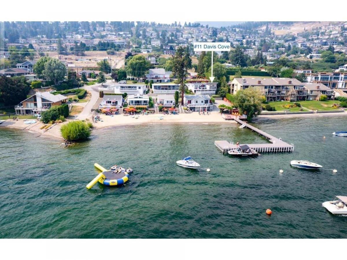 2 bedrooms House in British Columbia, Canada No. 190