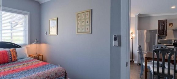 2 bedrooms House in British Columbia, Canada No. 190 7