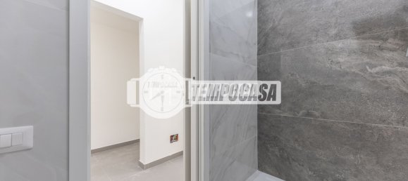 3 bedrooms Apartment in Rome, Italy No. 328697 10