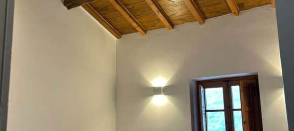 Дом с 6 комнатами в Виккьо, Италия № 200464 40