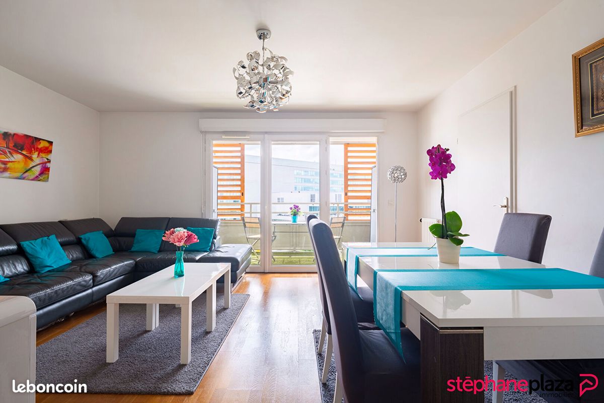 Apartamento de 3 dormitorios en Bezons, France No. 144175