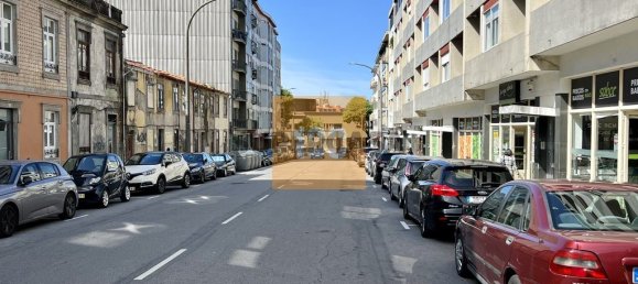 2 bedrooms Apartment in Porto, Portugal No. 158714 3