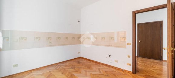 3 Schlafzimmer Wohnung in Verona, Italy, Nr. 377662 32