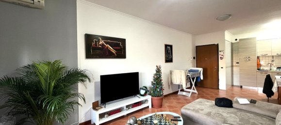 2 rooms Apartment in Rome, Italy No. 20534 2