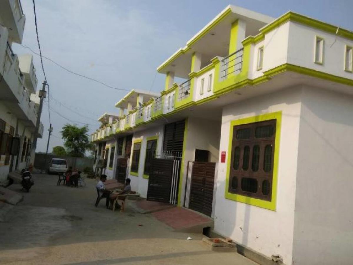 2 bedrooms House in Lucknow, India No. 20161