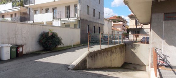 3 bedrooms Apartment in Lissone, Italy No. 378443 5