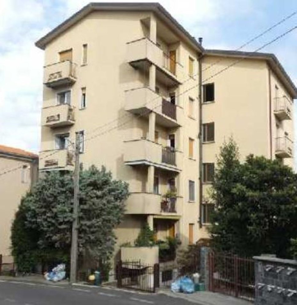 3 rooms Apartment in Besana in Brianza, Italy No. 186913