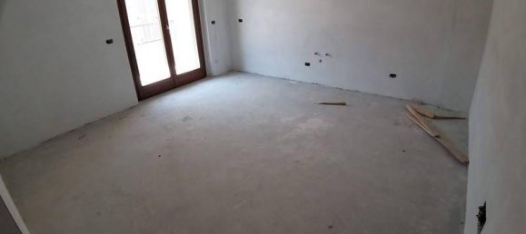 3-Zimmer Wohnung in Voghera, Italy, Nr. 24500 4