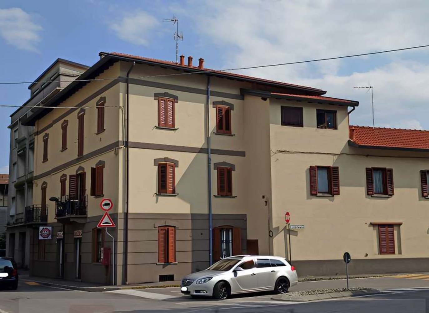 Apartamento de 2 divisões em Giussano, Italy N.º 9594