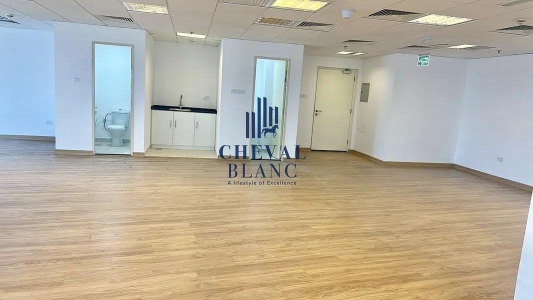 Oficina en Dubai, UAE 149.1 m² No. 8440