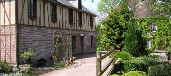 Casa de 8 dormitorios en Estissac, France No. 76381 2