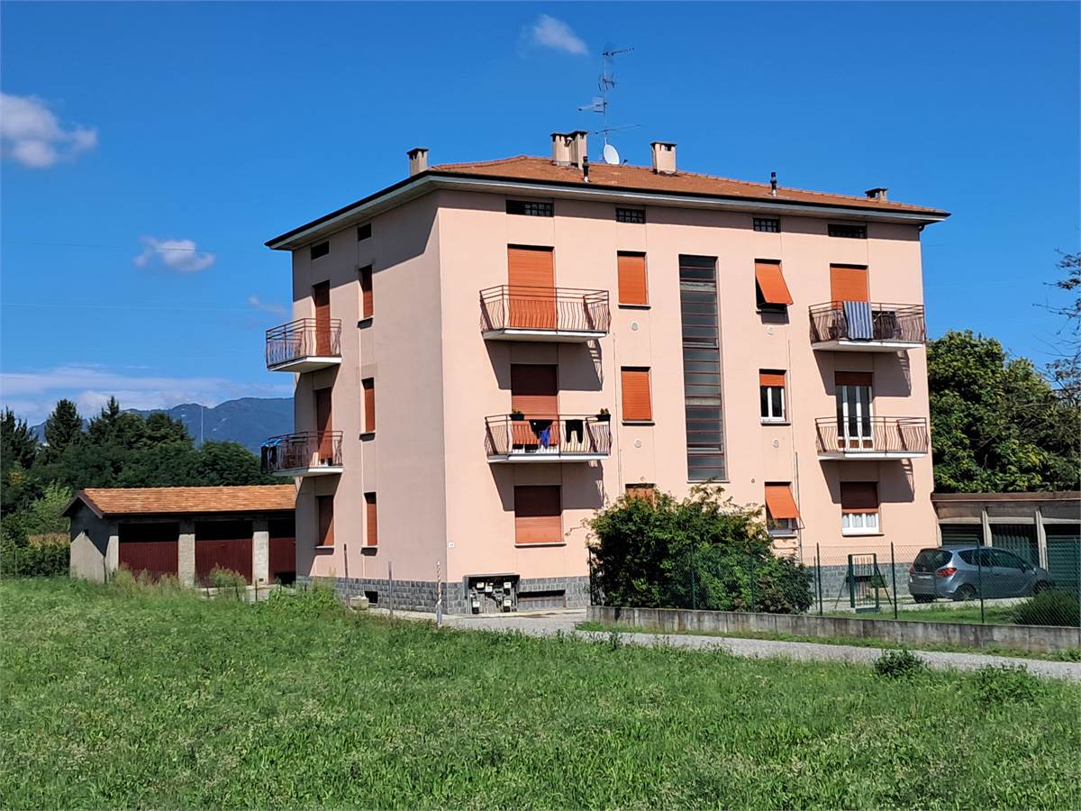 Apartamento T2 em Fino Mornasco, Italy N.º 374147