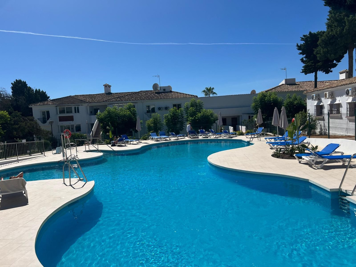 2 bedrooms Apartment in Estepona, Spain No. 235450