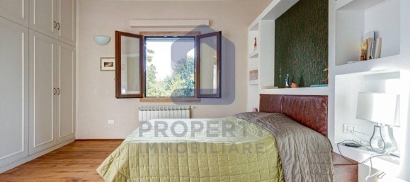 5 rooms Apartment in Florence, Italy No. 83898 5