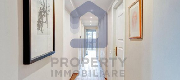 5 rooms Apartment in Florence, Italy No. 83898 2