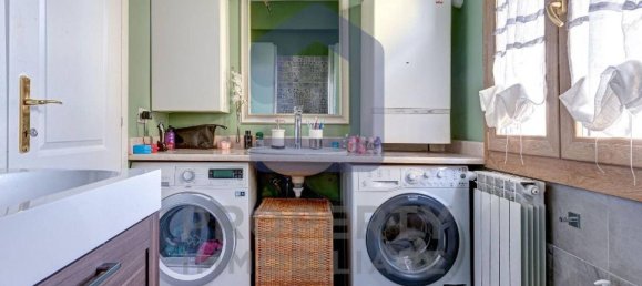 5 rooms Apartment in Florence, Italy No. 83898 12