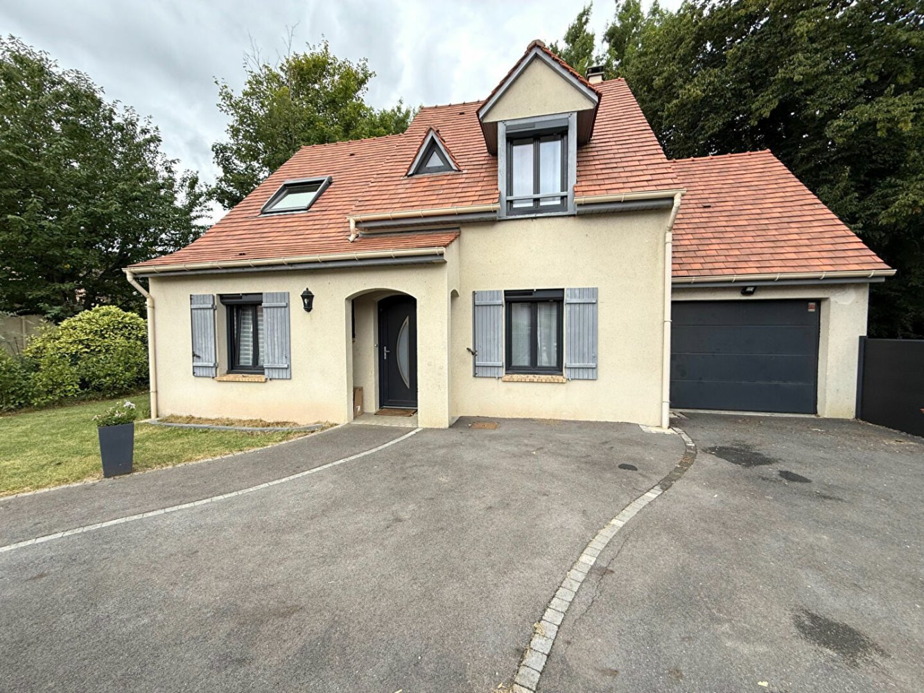 4 bedrooms House in Saint-Remy-les-Chevreuse, France No. 351411