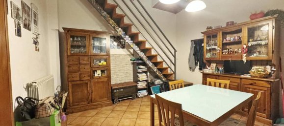 2 bedrooms Apartment in Campi Bisenzio, Italy No. 330106 3