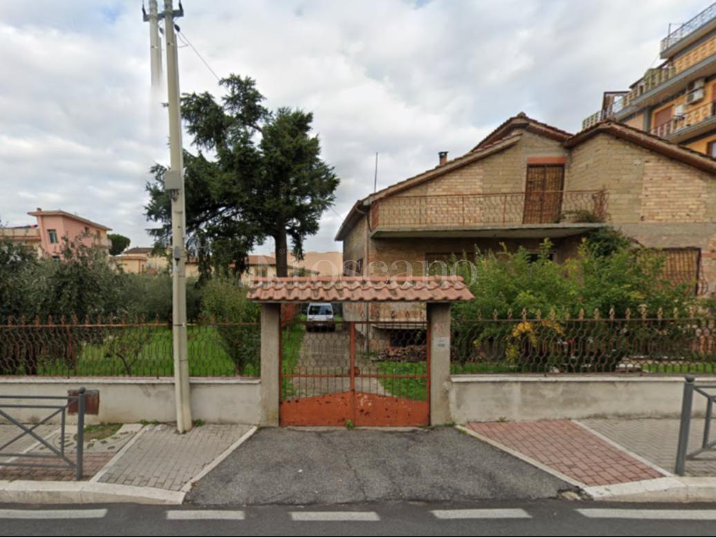 1800m² Land in Ciampino, Italy No. 198557