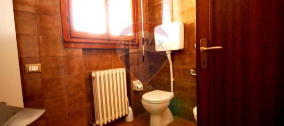 Büro in Finale Emilia, Italy 73m², Nr. 329147 11