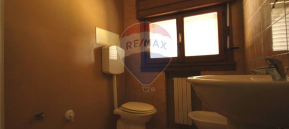 Büro in Finale Emilia, Italy 73m², Nr. 329147 23