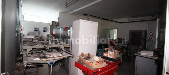5-salle Entrepôt à Sant'Elpidio a Mare, Italy No. 320602 31