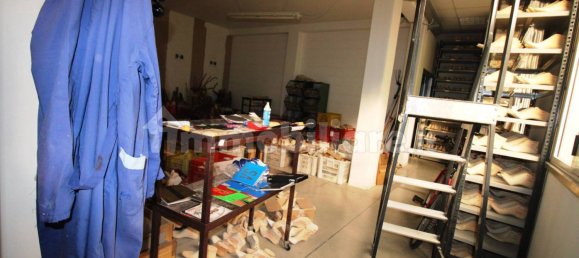 5-salle Entrepôt à Sant'Elpidio a Mare, Italy No. 320602 28