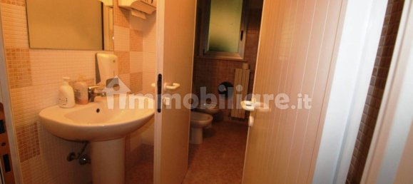 5-salle Entrepôt à Sant'Elpidio a Mare, Italy No. 320602 20