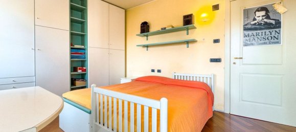 5 Schlafzimmer Haus in Suno, Italy, Nr. 377491 22