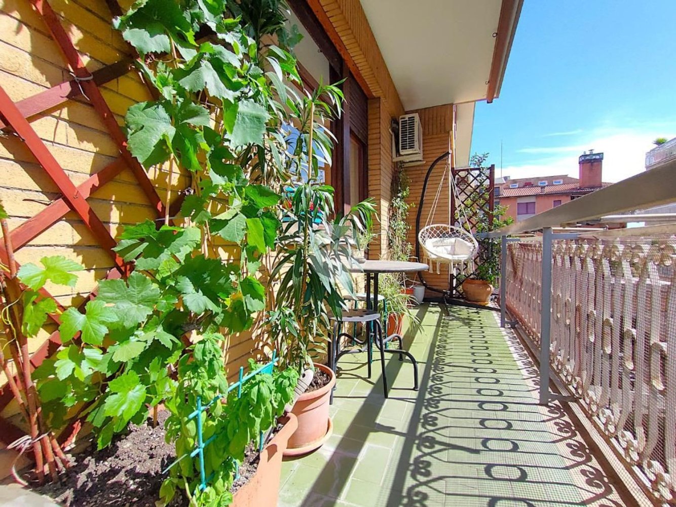 3 rooms Apartment in Rome, Italy No. 286767