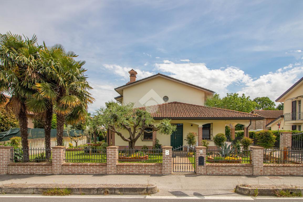 10-salle Villa à Ravenna, Italy No. 177811