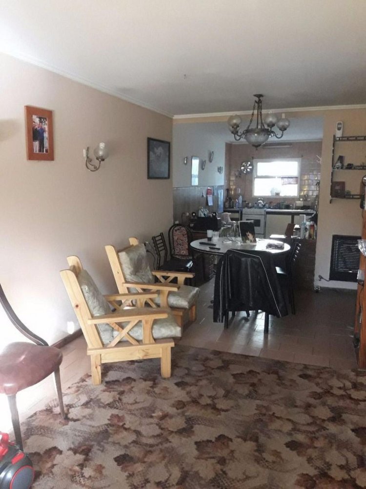 Casa de 4 dormitorios en Mar del Plata, Argentina No. 95045