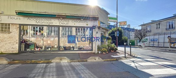 5 bedrooms Commercial property in Savigny-sur-Orge, France No. 176257 6