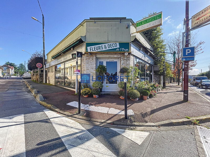 5 bedrooms Commercial property in Savigny-sur-Orge, France No. 176257