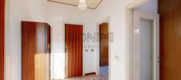 Apartamento de 2 dormitorios en Tradate, Italy No. 223482 7