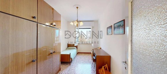 Apartamento de 2 dormitorios en Tradate, Italy No. 223482 11