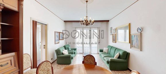 Apartamento de 2 dormitorios en Tradate, Italy No. 223482 4