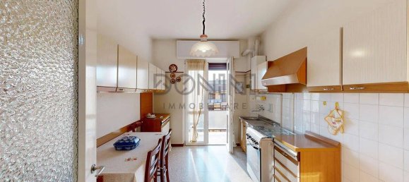 Apartamento de 2 dormitorios en Tradate, Italy No. 223482 6