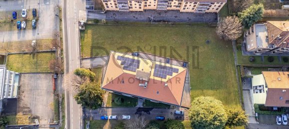 Apartamento de 2 dormitorios en Tradate, Italy No. 223482 17