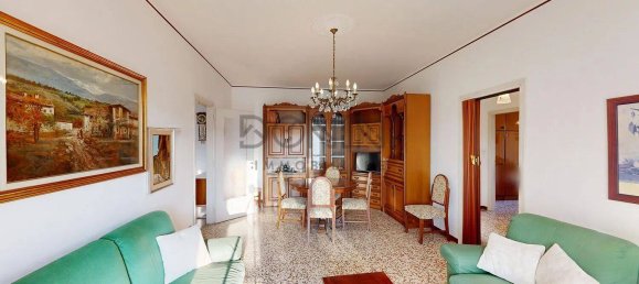 Apartamento de 2 dormitorios en Tradate, Italy No. 223482 3
