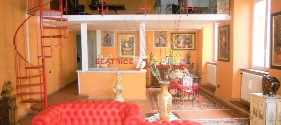 3 bedrooms Apartment in Lucca, Italy No. 11981 2