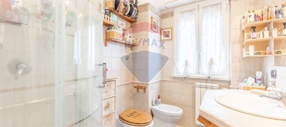 3 rooms Apartment in Rome, Italy No. 8841 43