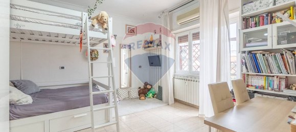 3 rooms Apartment in Rome, Italy No. 8841 44