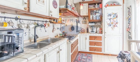 3 rooms Apartment in Rome, Italy No. 8841 11