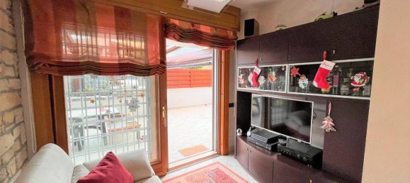 3-salle Appartement à Rome, Italy No. 110723 30